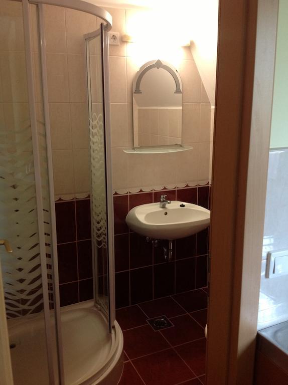 Majnar Villa Apartmanhaz Bogács Rum bild