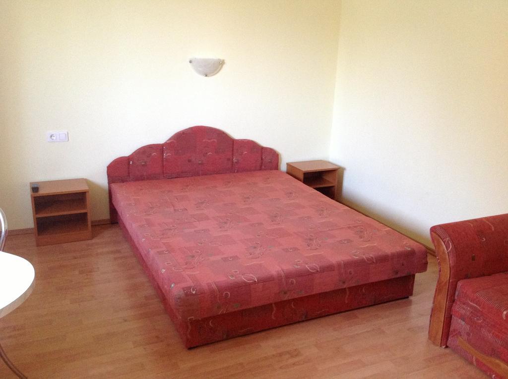 Majnar Villa Apartmanhaz Bogács Rum bild