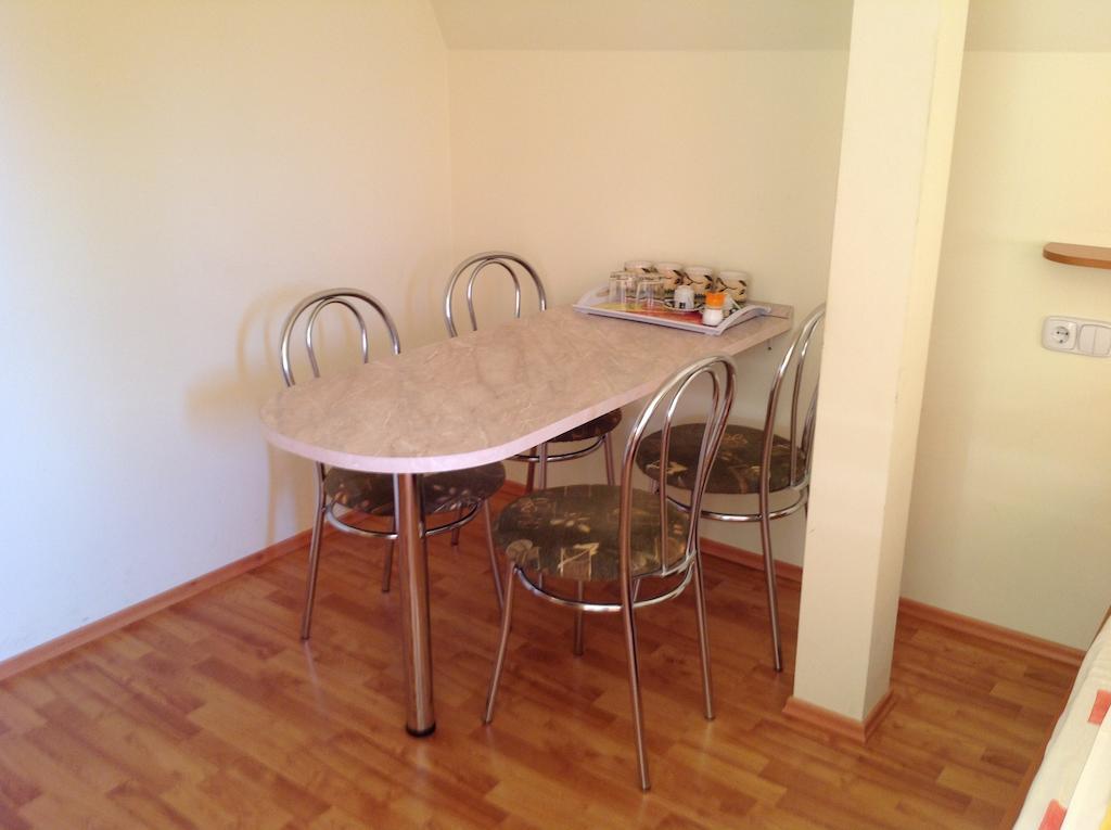 Majnar Villa Apartmanhaz Bogács Rum bild